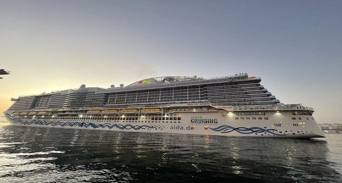 Salalah Port receives cruise ship with over 4,500 tourists 1 Salalah Port receives cruise ship with over 4,500 tourists