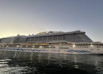 Salalah Port receives cruise ship with over 4,500 tourists