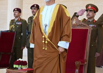 His Majesty presides over a military parade in Dhofar on the occasion of the 52nd National Day