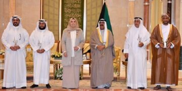 Emir of Kuwait honours Omani  CEO with prestigious award