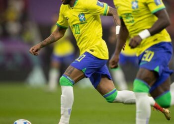 Tite: Neymar to play on at World Cup despite injury