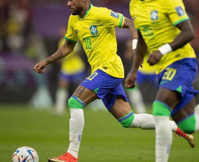 Tite: Neymar to play on at World Cup despite injury