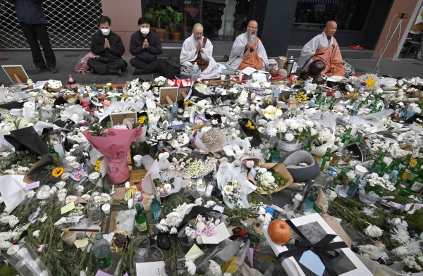 Tears, anger as South Korean parents bury stampede victims