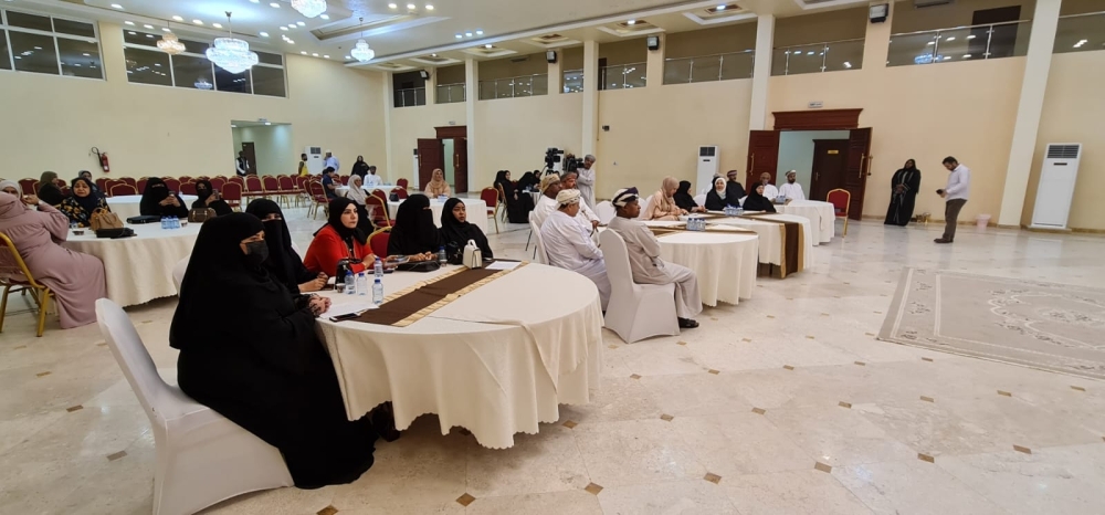فعالية ثقافية تبرز دور المرأة في مختلف المجالات بظفار