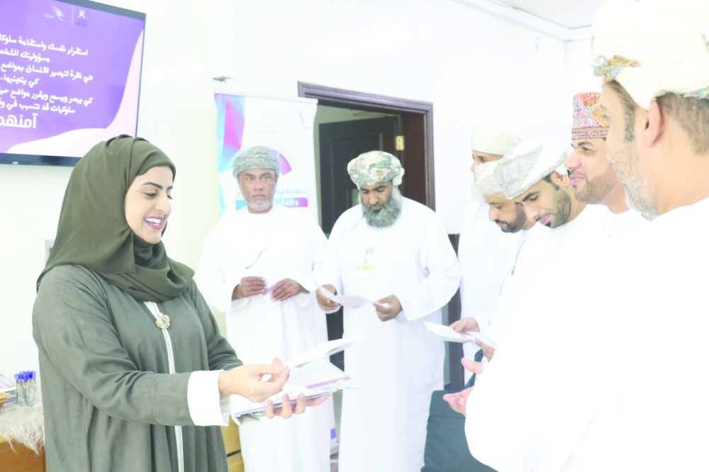 أنشطة توعوية لتعزيز القيم الاجتماعية بجنوب الباطنة