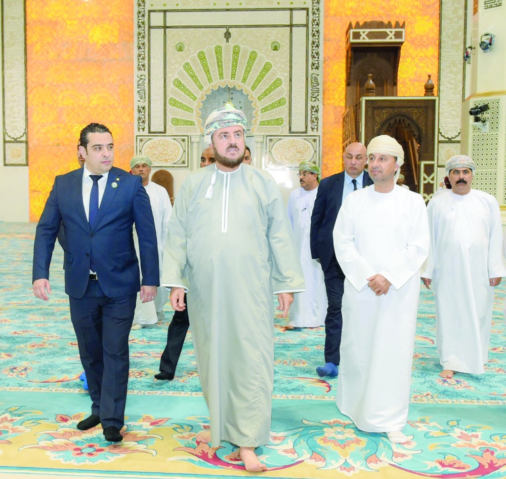 السيد أسعد يزور جامع الجزائر و«مقام شهيد» والمتحف الوطني