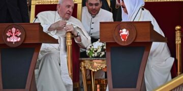 Pope calls for global unity ahead in Bahrain