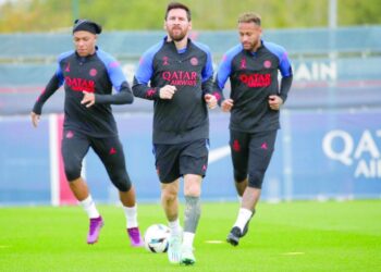 باريس سان جرمان يسعى للحفاظ على سجله الخالي من الهزائم