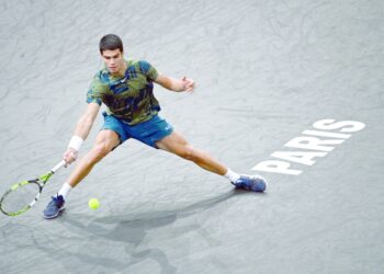 ألكاراز وديوكوفيتش يبلغان ربع النهائي