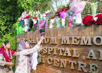 Ex-Pakistani PM Khan to scale up demand for political change