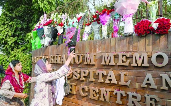 Ex-Pakistani PM Khan to scale up demand for political change 1 Ex-Pakistani PM Khan to scale up demand for political change