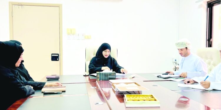 مناقشة الاحتفال باليوم العالمي للطفل بتعليمية ظفار