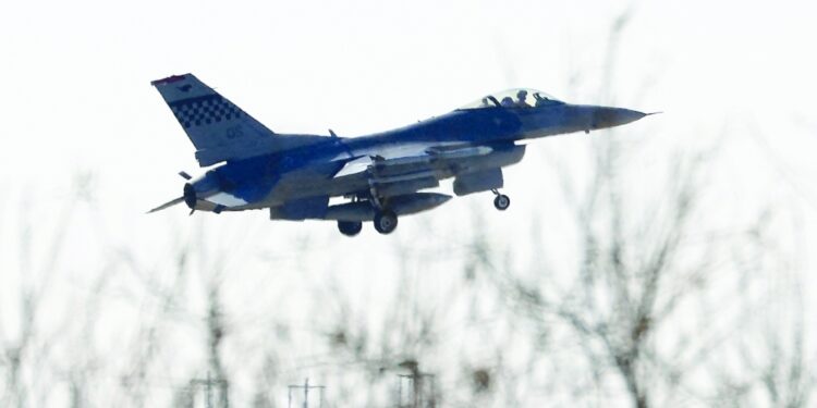 تزايد التوتر في شبه الجزيرة الكورية.. وسيول تنشر مقاتلات “الشبح”