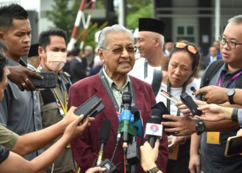 Nearly century-old Mahathir seeks re-election