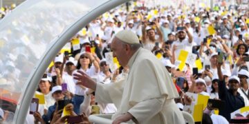 Pope thrills small Gulf Catholic community with big Mass