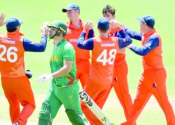 'Low-energy' South Africa dumped out of World Cup by Netherlands