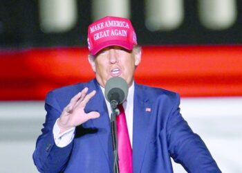 ترامب يعد الجمهوريين باستعادة “النواب”و” الشيوخ” والديموقراطيون يخشون انتكاسة تحرم بايدن الأغلبية