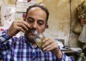 Syrian perfumer needs ‘one whiff’ to mimic luxury brands