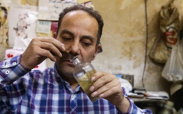 Syrian perfumer needs ‘one whiff’ to mimic luxury brands 1 Syrian perfumer needs ‘one whiff’ to mimic luxury brands