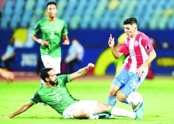 حكاية أورجواي.. الأمواج المكسيكية .. رقم عمره 64 عاما