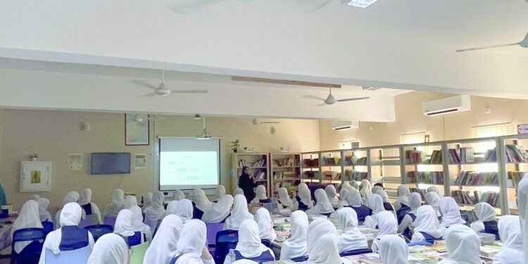 استعراض البرامج التخصصية المطروحة بجامعة التقنية بصور