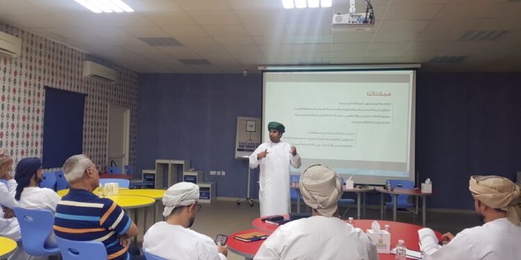 مناقشة استراتيجية تطوير الرياضية المدرسية بتعليمية مسندم