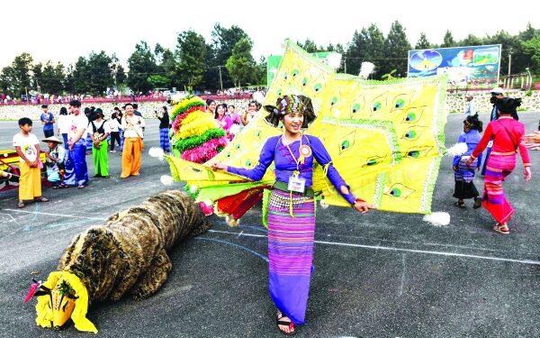 Myanmar hot-air balloon festival returns with a bang 1 Myanmar hot-air balloon festival returns with a bang