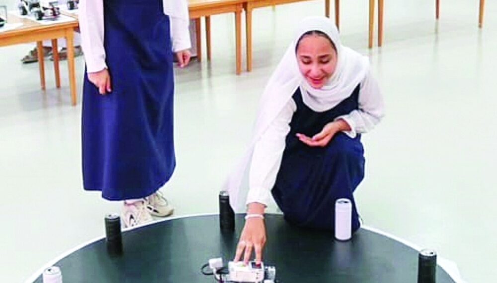 بدء التصفيات النهائية للروبوت والذكاء الاصطناعي بتعليمية الداخلية