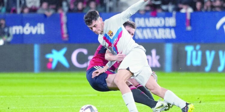 برشلونة منقوصاً يعزز صدارته أمام أوساسونا