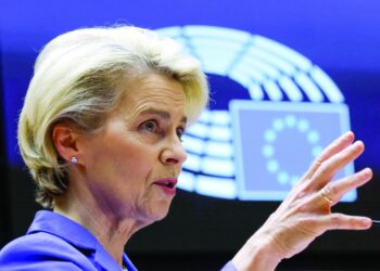 المفوضية الأوروبية تقترح تقديم 18 مليار يورو لأوكرانيا وزيلينسكي يرحب