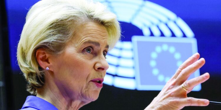 المفوضية الأوروبية تقترح تقديم 18 مليار يورو لأوكرانيا وزيلينسكي يرحب