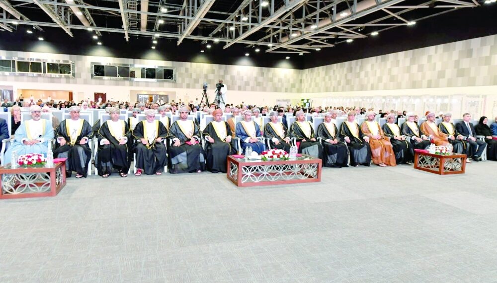 مؤتمر مسقط الدولي للعيون يمنح جائزة «ابن عميرة» لـ 4 أطباء