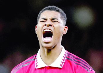 Man United roar back to sink Villa
