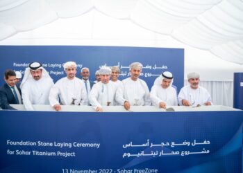 بتكلفة 43 مليون ريال.. وضع حجر الأساس لإنتاج مادة ثاني أكسيد التيتانيوم بالمنطقة الحرة بصحار