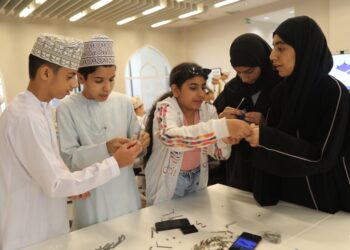 تنمية القدرات الطلابية في صناعة الروبوت والدرون