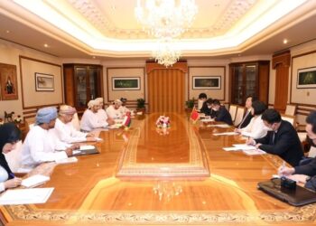 سلطنة عُمان والصين تبحثان تعزيز أوجه التعاون الثنائي