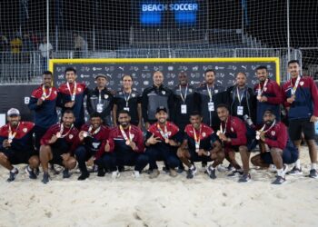 «شاطئية القدم» يتوج ببرونزية كأس نيوم الدولية