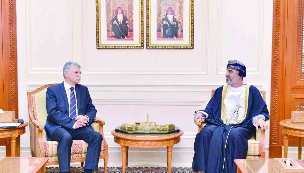 نيابة عن جلالة السلطان.. السيد فهد يستقبل رئيس الجمعية الوطنية المجرية 1 نيابة عن جلالة السلطان.. السيد فهد يستقبل رئيس الجمعية الوطنية المجرية