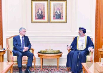 نيابة عن جلالة السلطان.. السيد فهد يستقبل رئيس الجمعية الوطنية المجرية