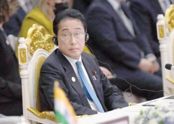 Japan, South Korea to resolve disputes