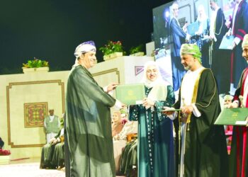 تخريج 1221 من طلبة الكليات العلمية بجامعة السلطان قابوس