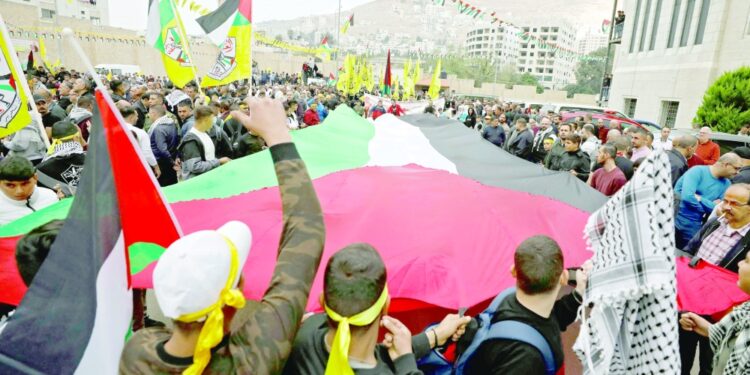 جيش الاحتلال يعدم شابة فلسطينية كانت تستقل سيارتها بالقرب من رام الله