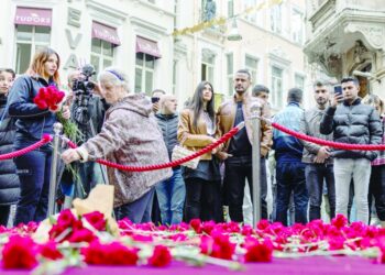 “حزب العمال” ينفي ضلوعه في الهجوم
تركيا توجه أصابع الاتهام للمسلحين الأكراد في تفجير إسطنبول وتعتقل إمرأة مشتبهه في زرع القنبلة
