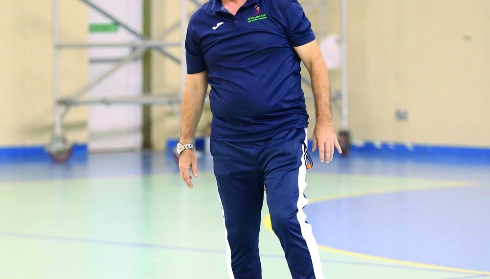 "اليد" يجدد عقده مدرب المنتخب الوطني مراد بوسبت 1 “اليد” يجدد عقده مدرب المنتخب الوطني مراد بوسبت