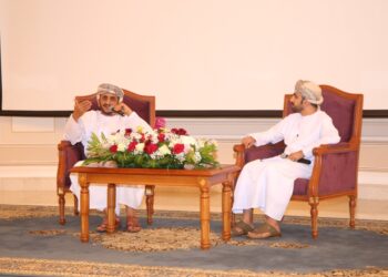 جلسة حوارية تبحث دور الدبلوماسية في الترويج لسلطنة عُمان