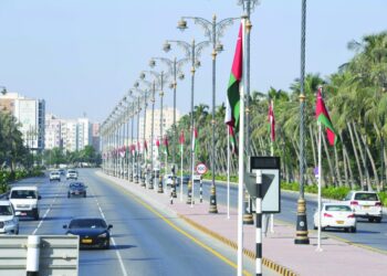 مواطنون: ظفار تعيش أيامًا وطنية بهيجة وتنعم بمنجزات تنموية