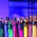 «الموسيقى التقليدية العمانية» تطرب الحضور بالغناء والرقص الشعبي