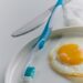 Is it better to brush before breakfast or after? 8 Is it better to brush before breakfast or after?