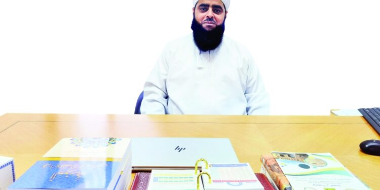 سعيد الريامي: المعاملة الحسنة أبرز العوامل التي تجعل الناس يتعرفون على جمال الإسلام 1 سعيد الريامي: المعاملة الحسنة أبرز العوامل التي تجعل الناس يتعرفون على جمال الإسلاموصل عدد الداخلين في الإسلام عام 2018م إلى 540 شخصا
فعالية “تعارف” تقام في شهر رمضان من كل عام لإيصال الرسالة الصحيحة عن الإسلام للمقيمين والزائرين