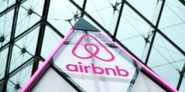 As recession looms, Airbnb CEO wants your home to make money